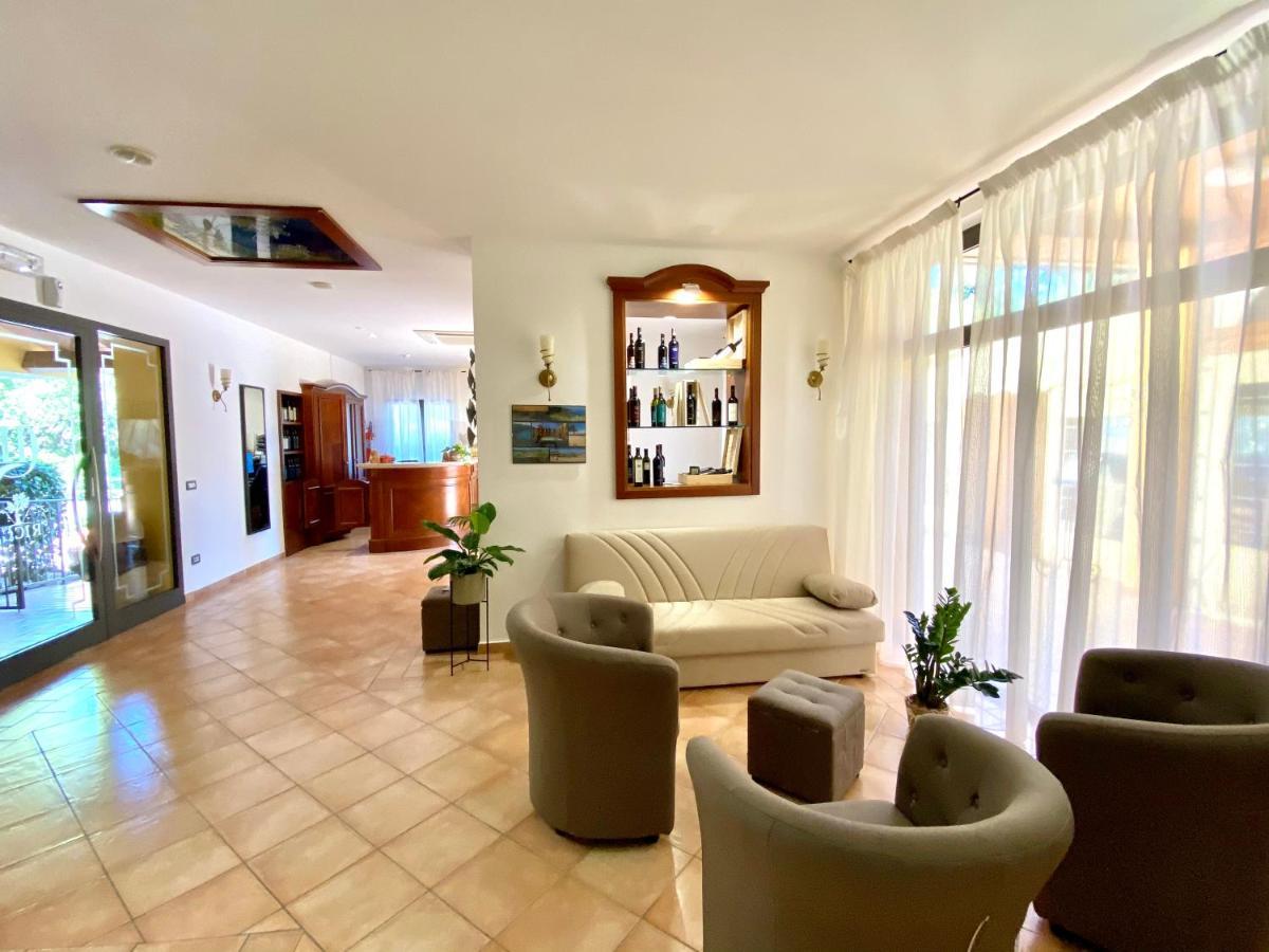 Hotel Ristorante Le Querciolaie Dei Ricci Fonteblanda Bagian luar foto