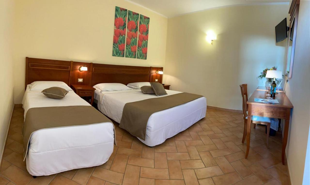 Hotel Ristorante Le Querciolaie Dei Ricci Fonteblanda Bagian luar foto